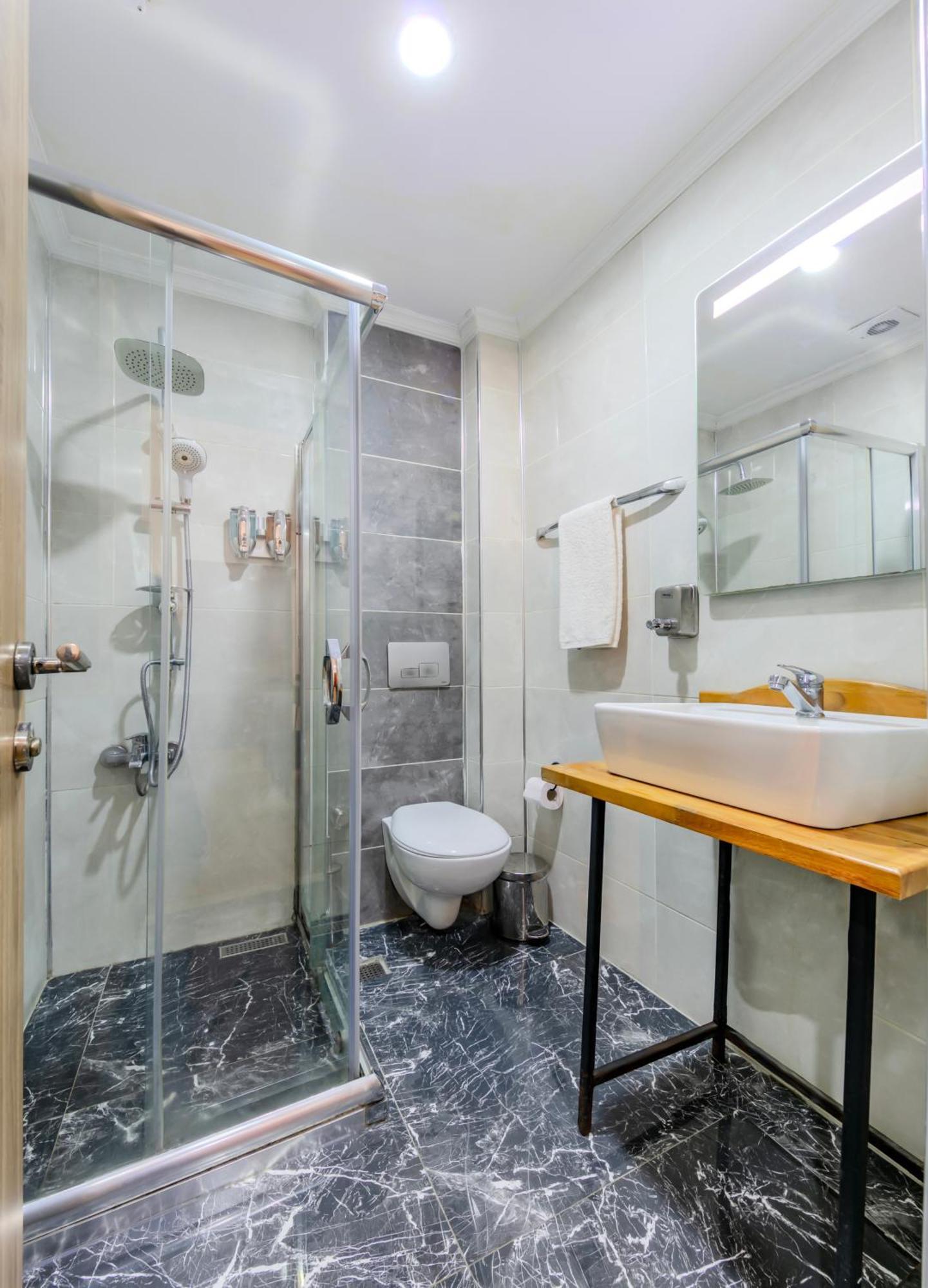 La Pazza Suites Istanbul Ngoại thất bức ảnh