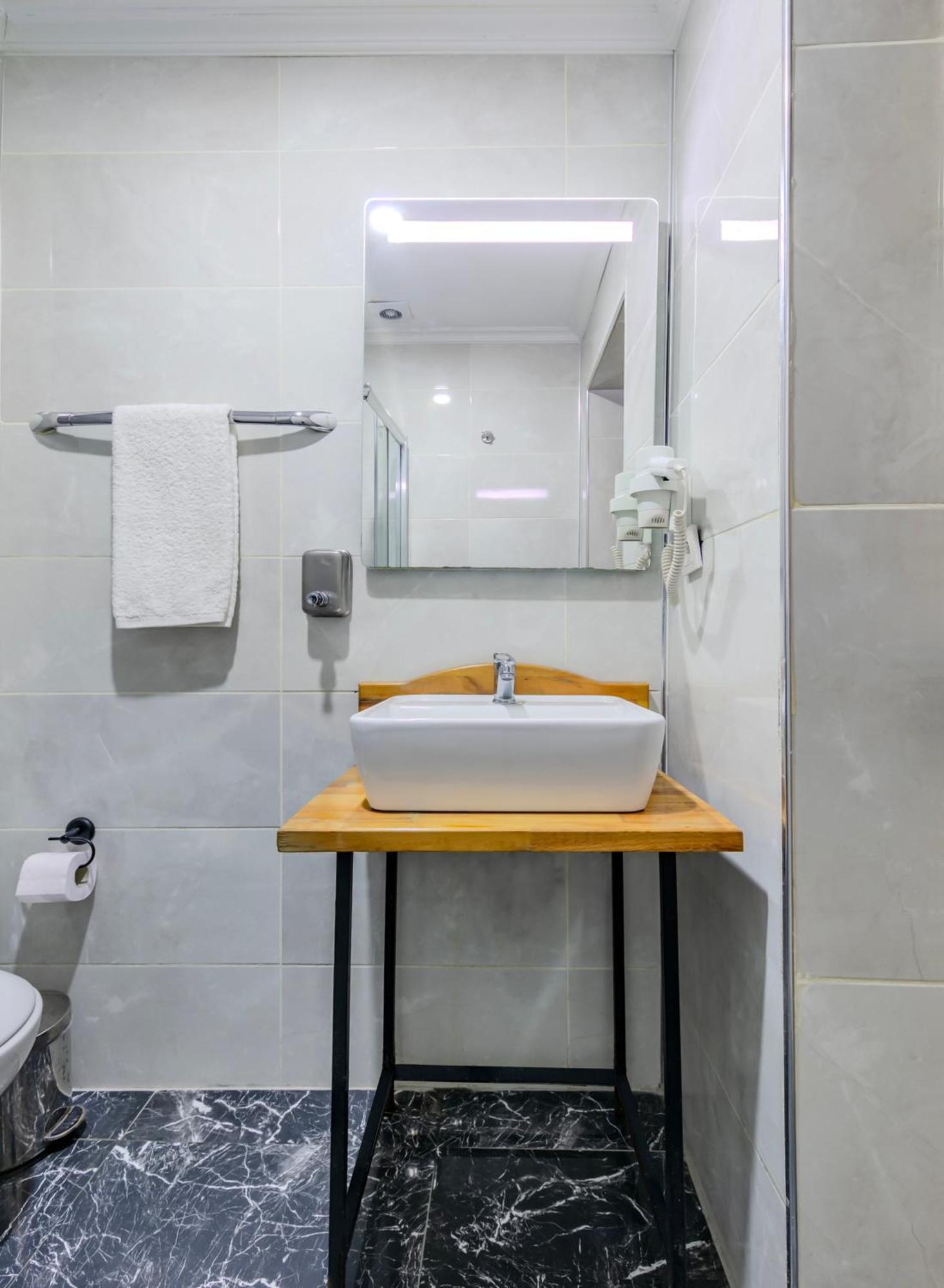 La Pazza Suites Istanbul Ngoại thất bức ảnh