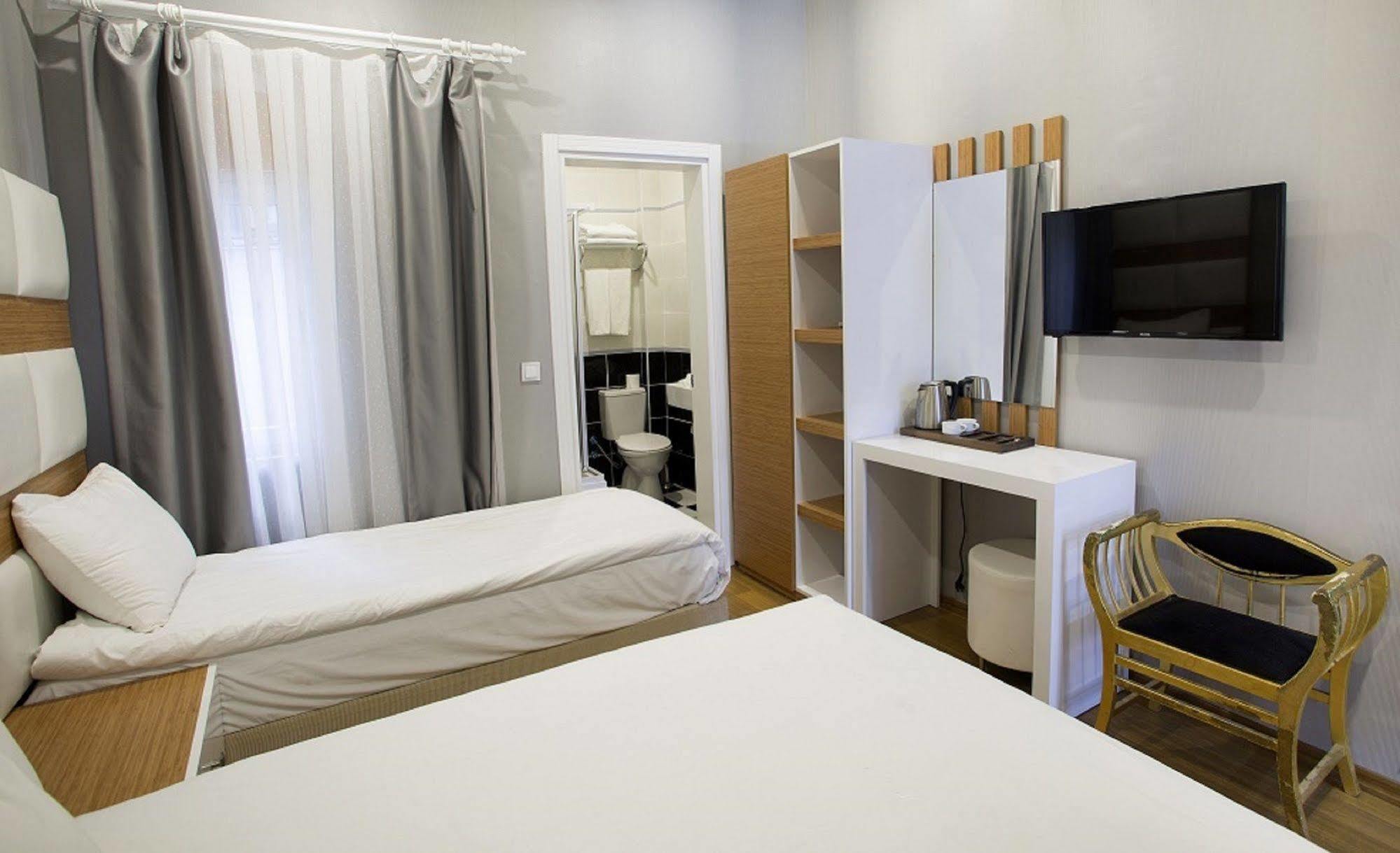 La Pazza Suites Istanbul Ngoại thất bức ảnh